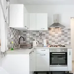With Parking Space Podstrana, Split - 17586 Apartamento *